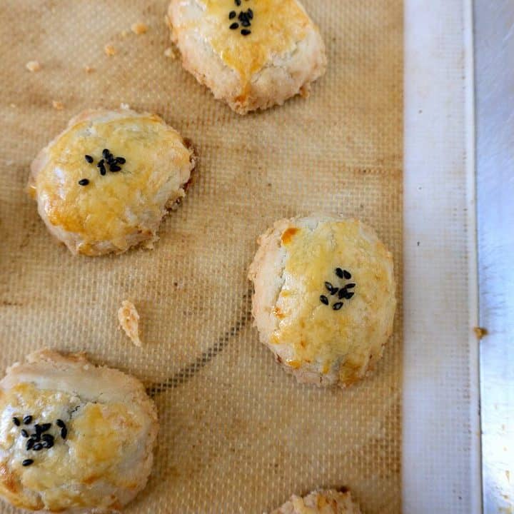 This flaky Japanese pastry known as yaki manju can be filled with sweet red bean, lima bean, sweet potato, etc. #japanese #hawaiian #yakimanju #manju #redbean