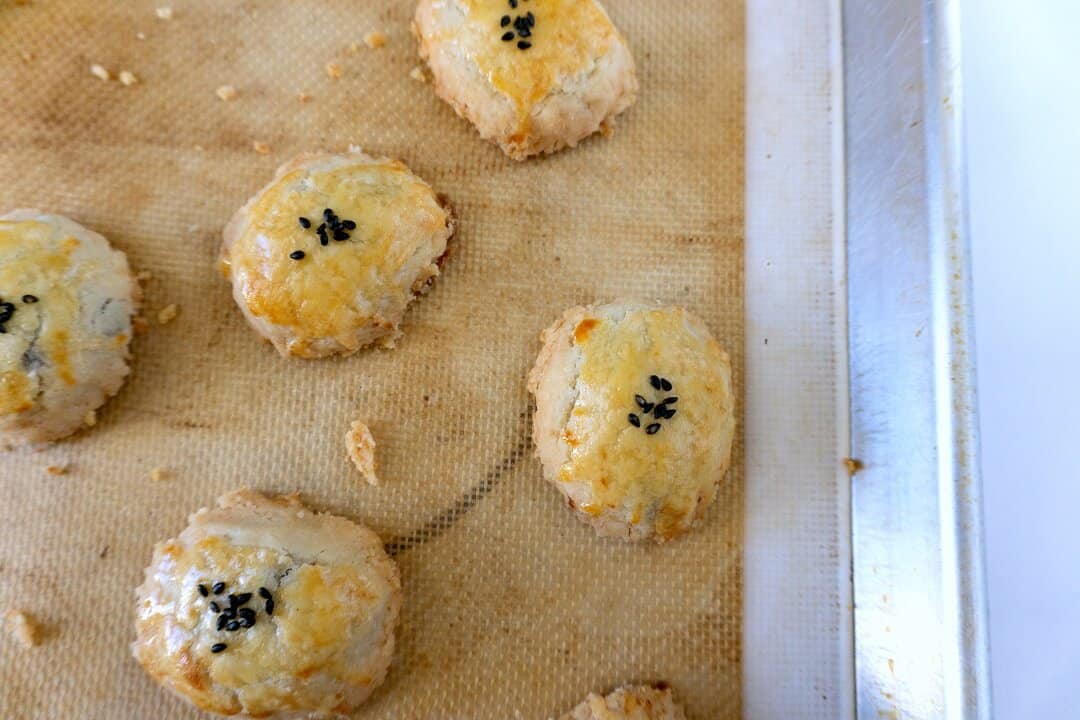 This flaky Japanese pastry known as yaki manju can be filled with sweet red bean, lima bean, sweet potato, etc. #japanese #hawaiian #yakimanju #manju #redbean