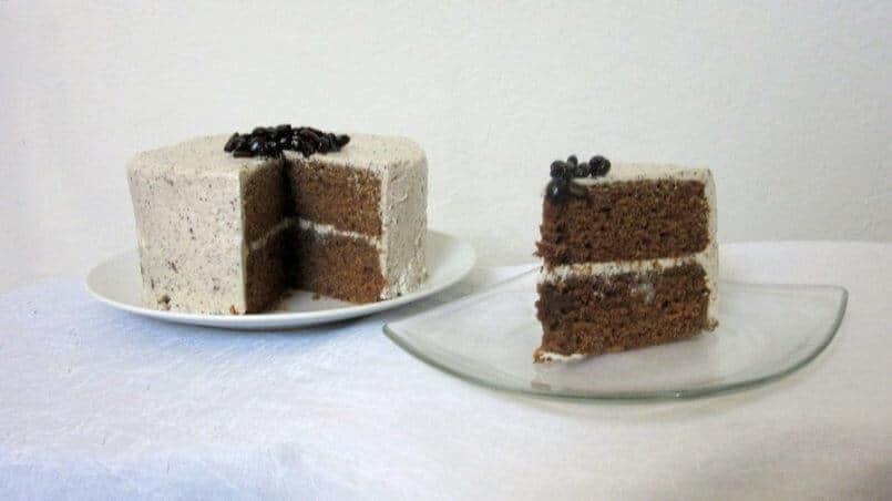 This Thai tea Vietnamese coffee cake is flavored with coffee and tea, making it a flavorful cake without being super sweet. #thaitea #vietnamesecoffee #cake #dessert
