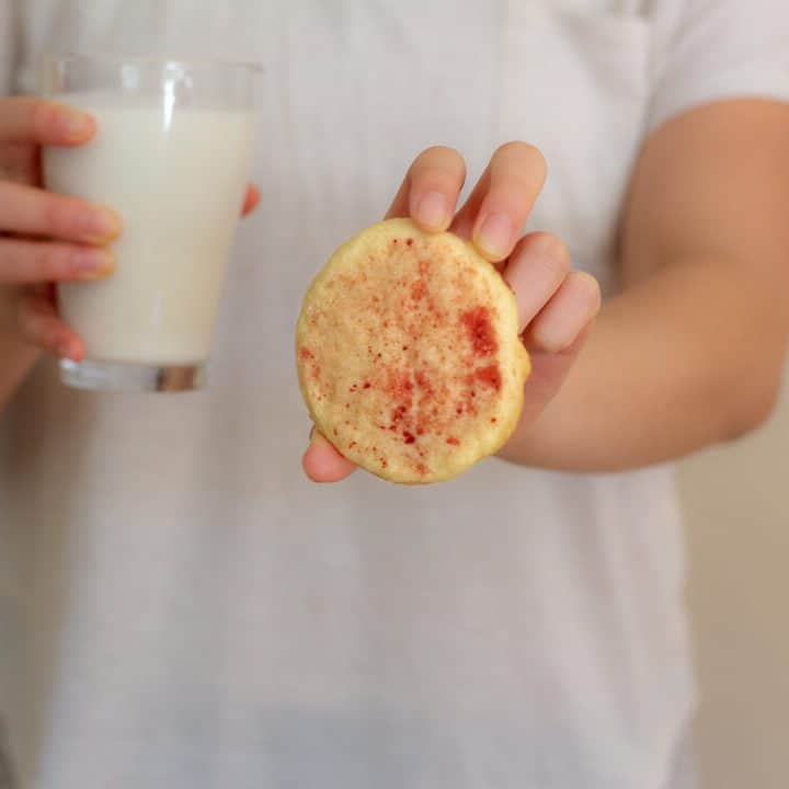 These strawberry sugar cookies are delicious with or without a cup of milk (or coffee or tea).